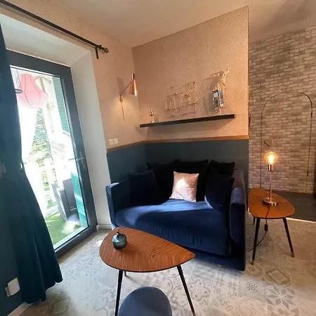 La Reyniere Bed & Breakfast *